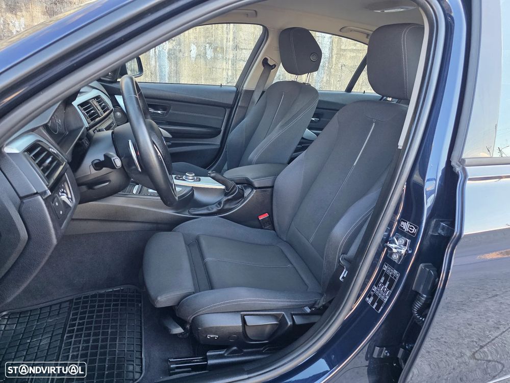 BMW 335 i Aut. Sport Line - 4