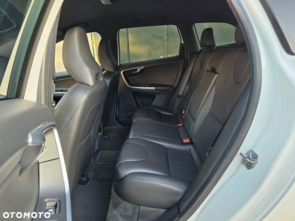 Volvo XC 60 D4 Geartronic Summum - 8