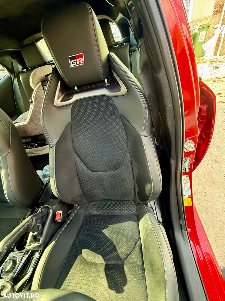 Toyota Corolla GR - 13