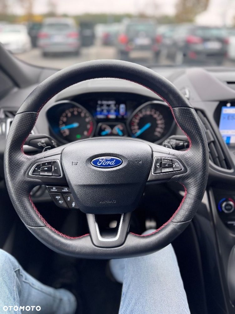 Ford Kuga - 38