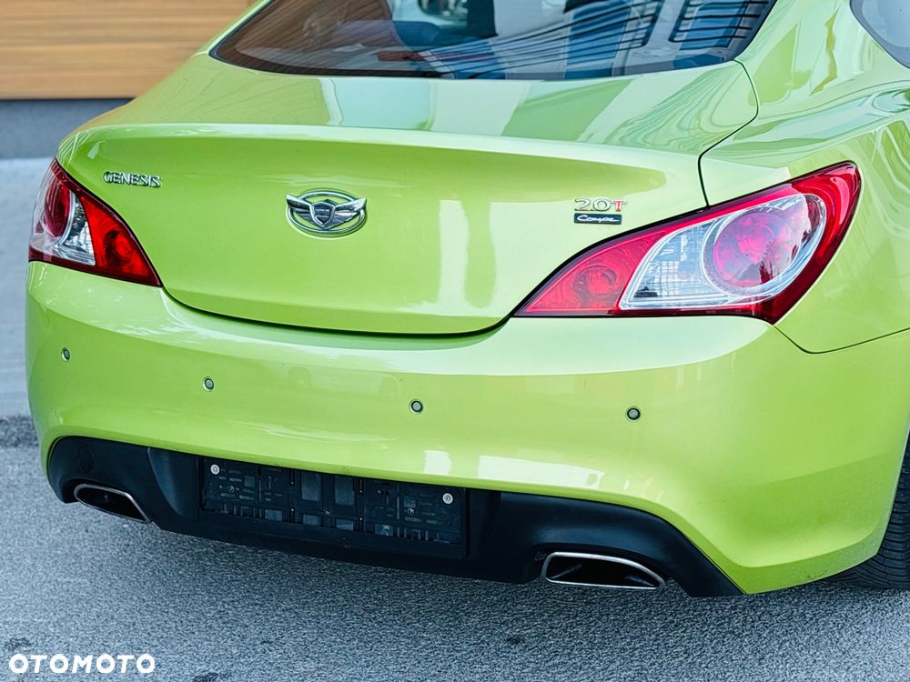 Hyundai Genesis Coupe 2.0 T - 9