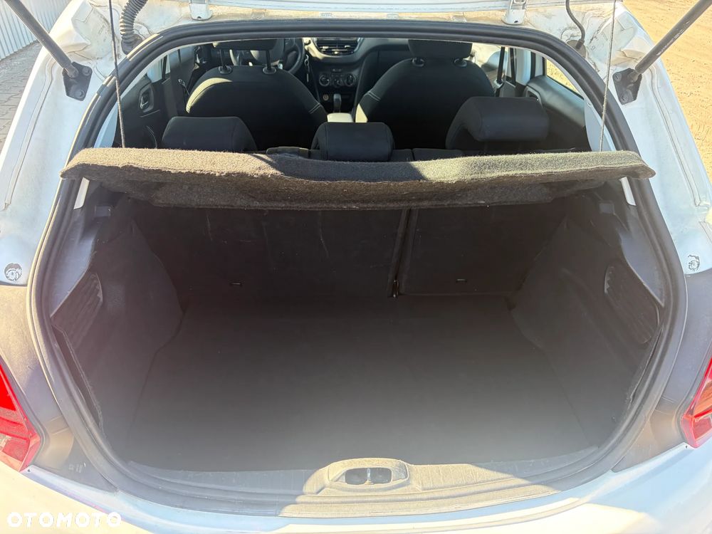 Peugeot 208 - 23