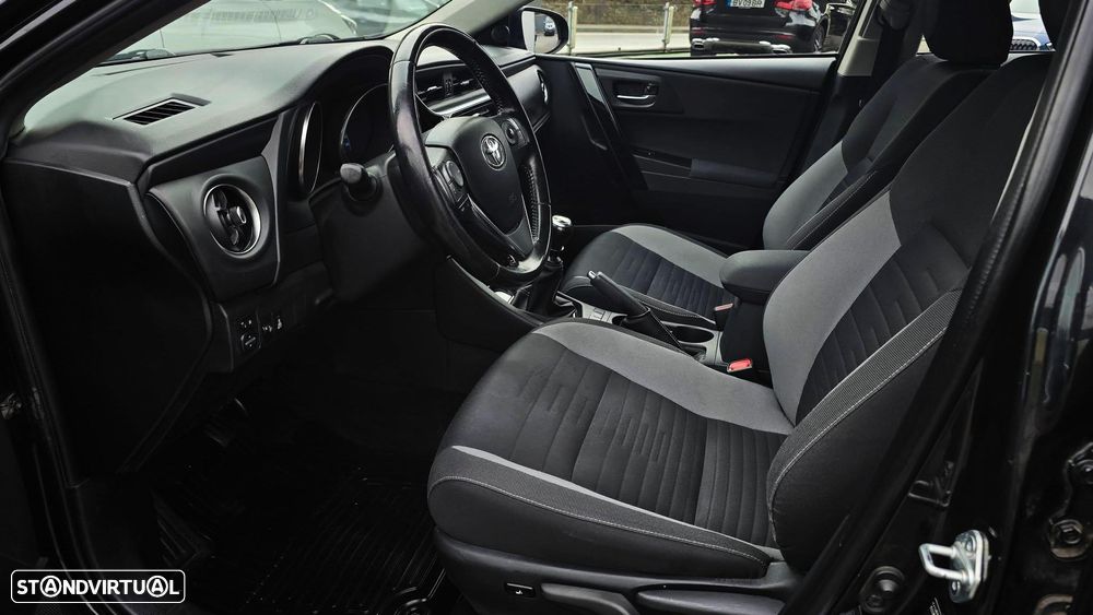 Toyota Auris 1.4 D-4D - 10