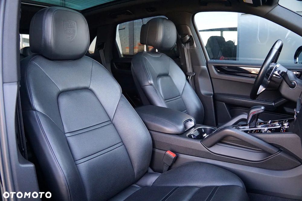 Porsche Cayenne Standard - 23
