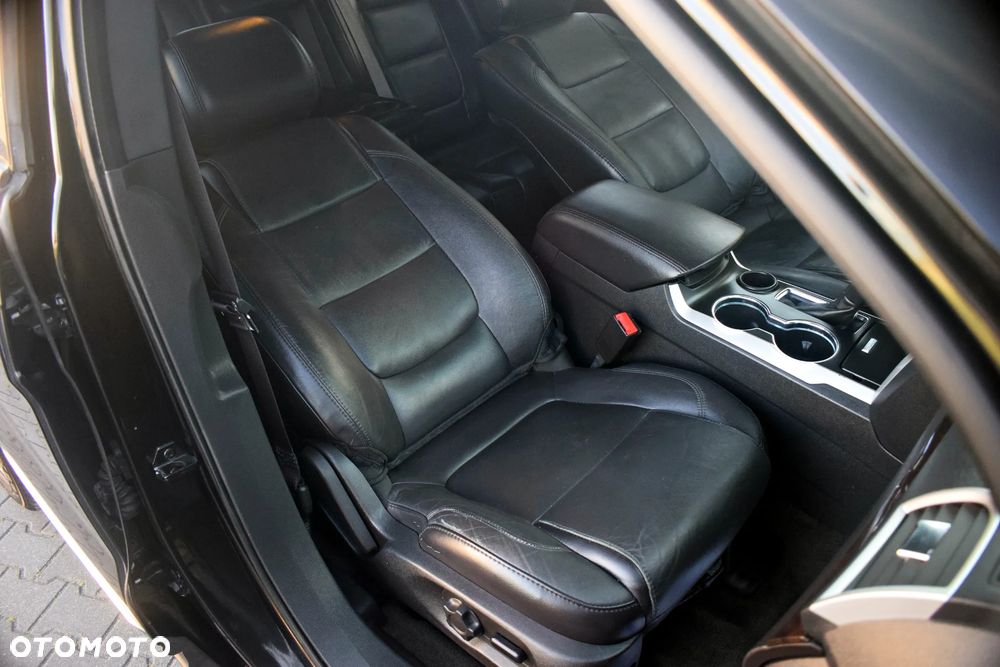 Ford Explorer - 38