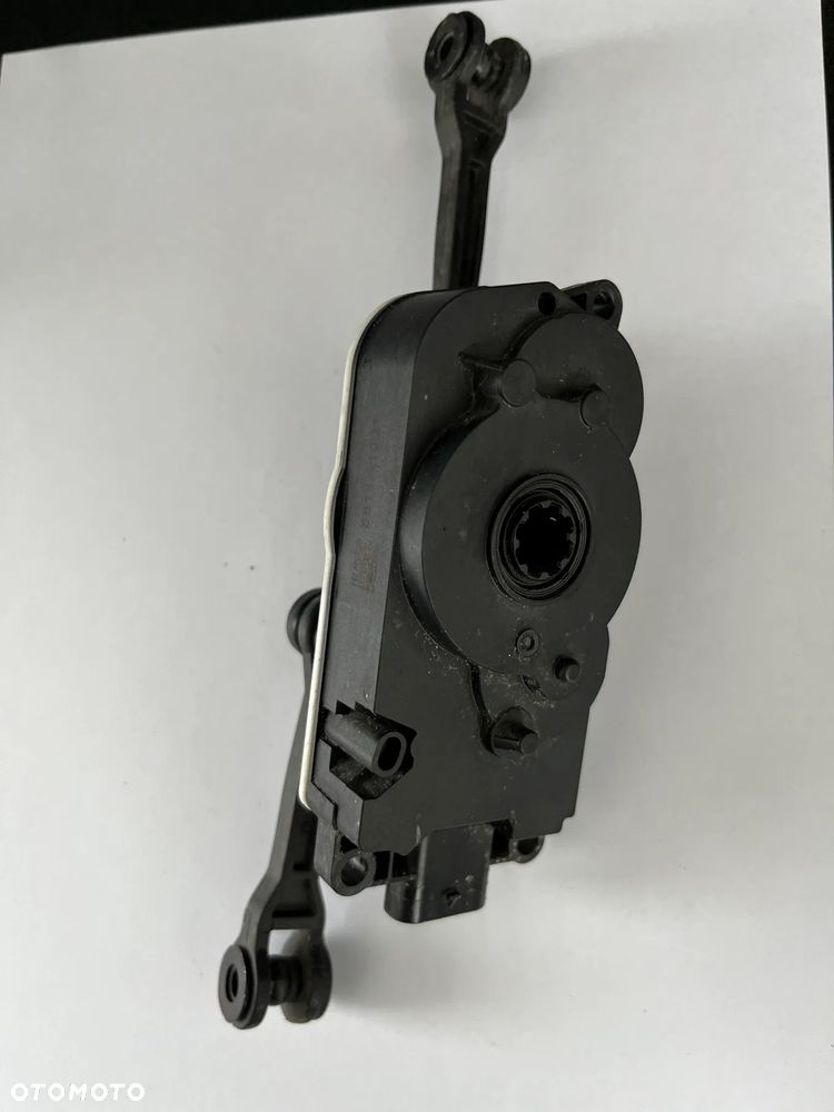 BMW 3 G01  Silnik deflektora powietrza chłodnicy 5811R1001 9881646 23045P01587 - 1