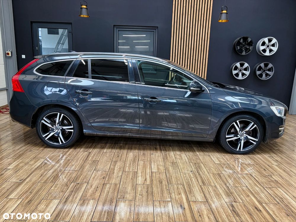 Volvo V60 D4 Geartronic Momentum - 6