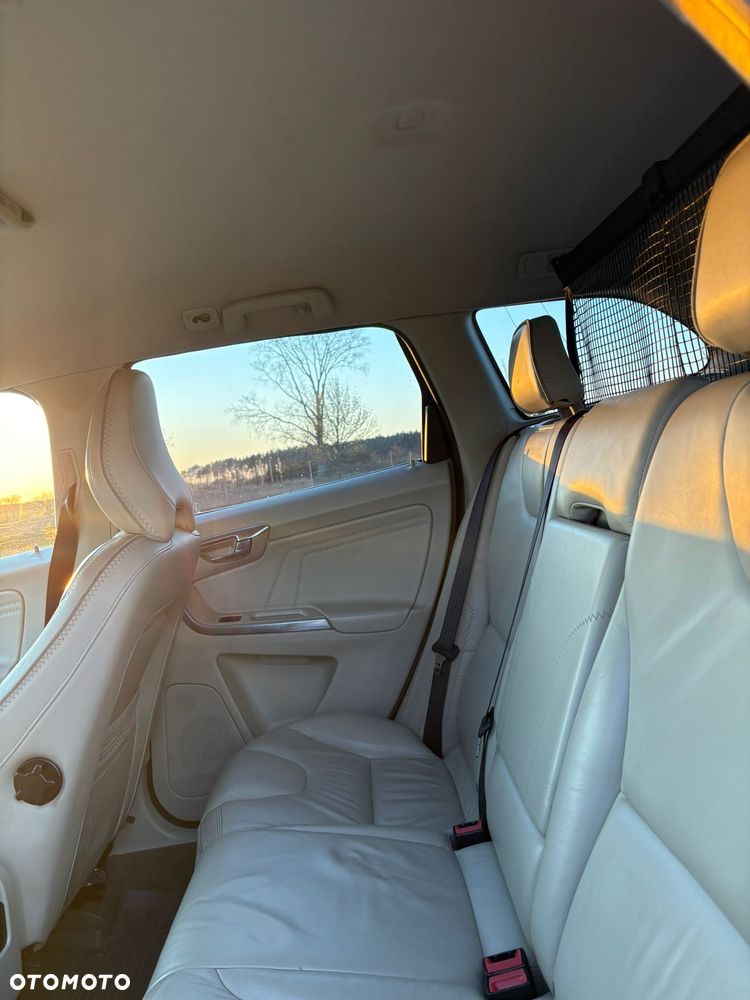 Volvo XC 60 - 22