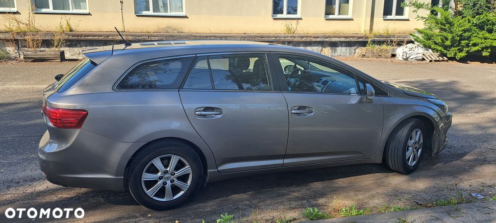 Toyota Avensis 2.0 D-4D Premium - 20