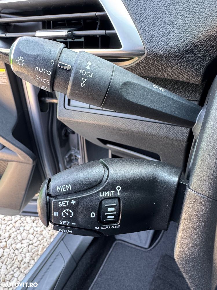 Peugeot 3008 PureTech 130 Stop & Start GPF Allure Pack - 18