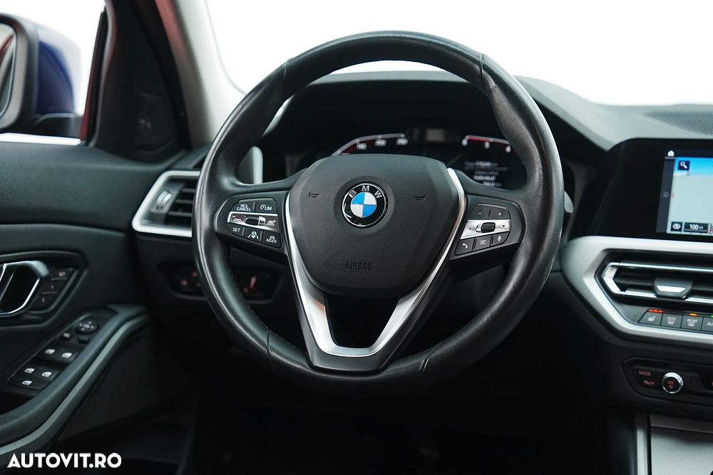 BMW Seria 3 320d Aut. Sport Line - 25