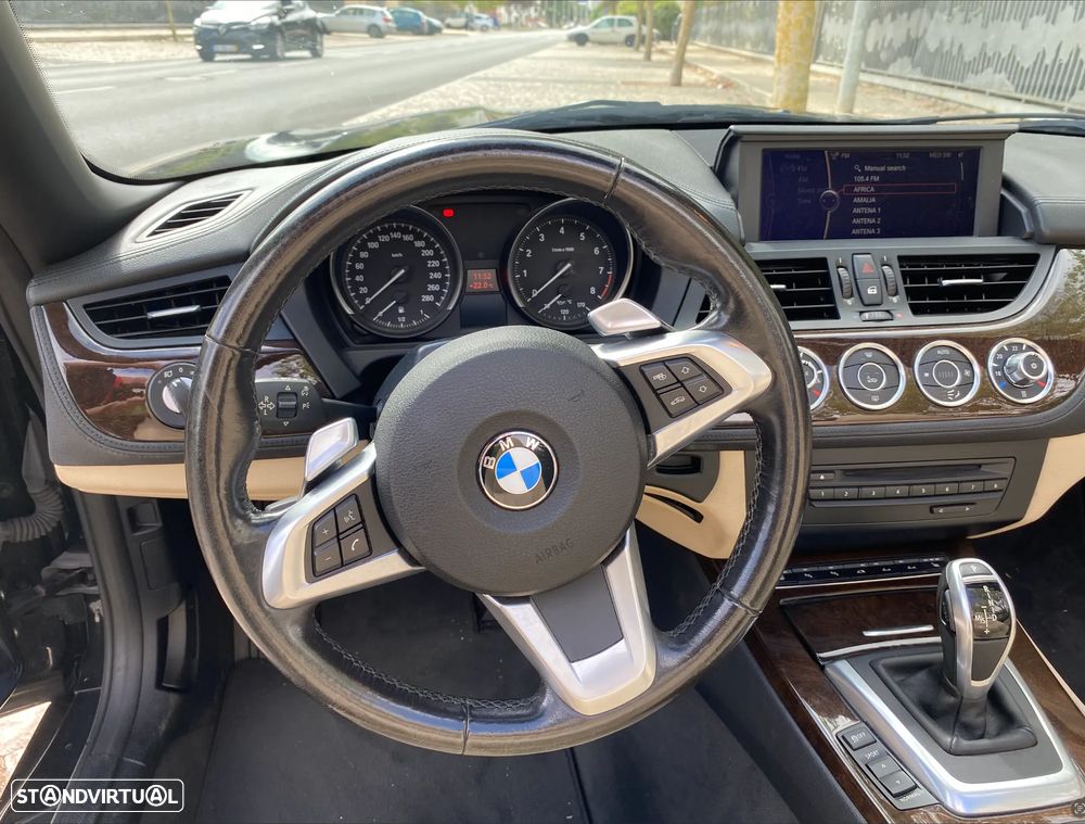 BMW Z4 35 is Auto - 7