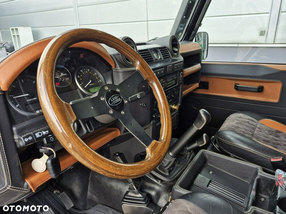 Land Rover Defender 2.2 TD4 E - 25