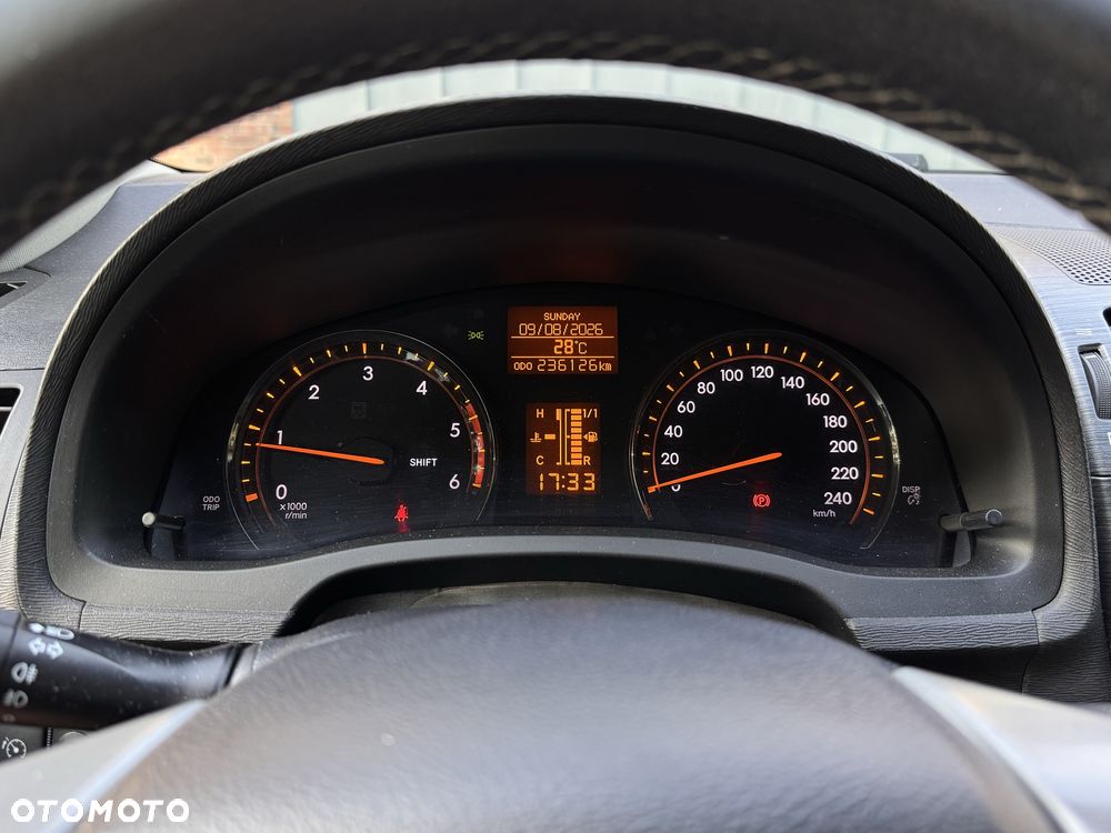 Toyota Avensis - 7