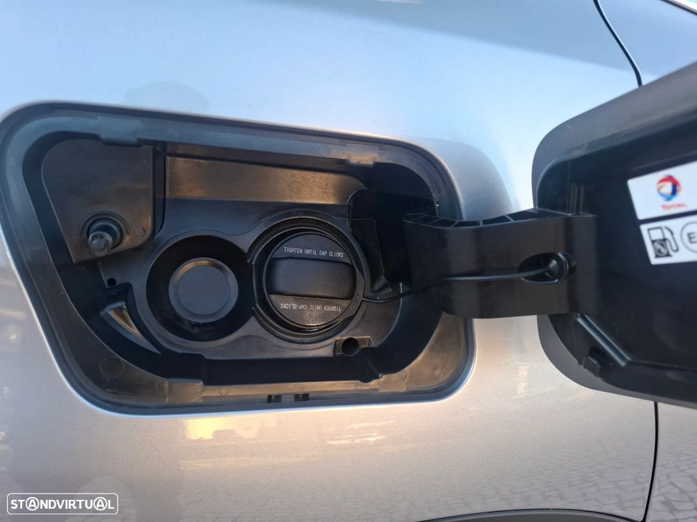 Peugeot 3008 1.6 Hybrid4 GT Pack e-EAT8 - 52