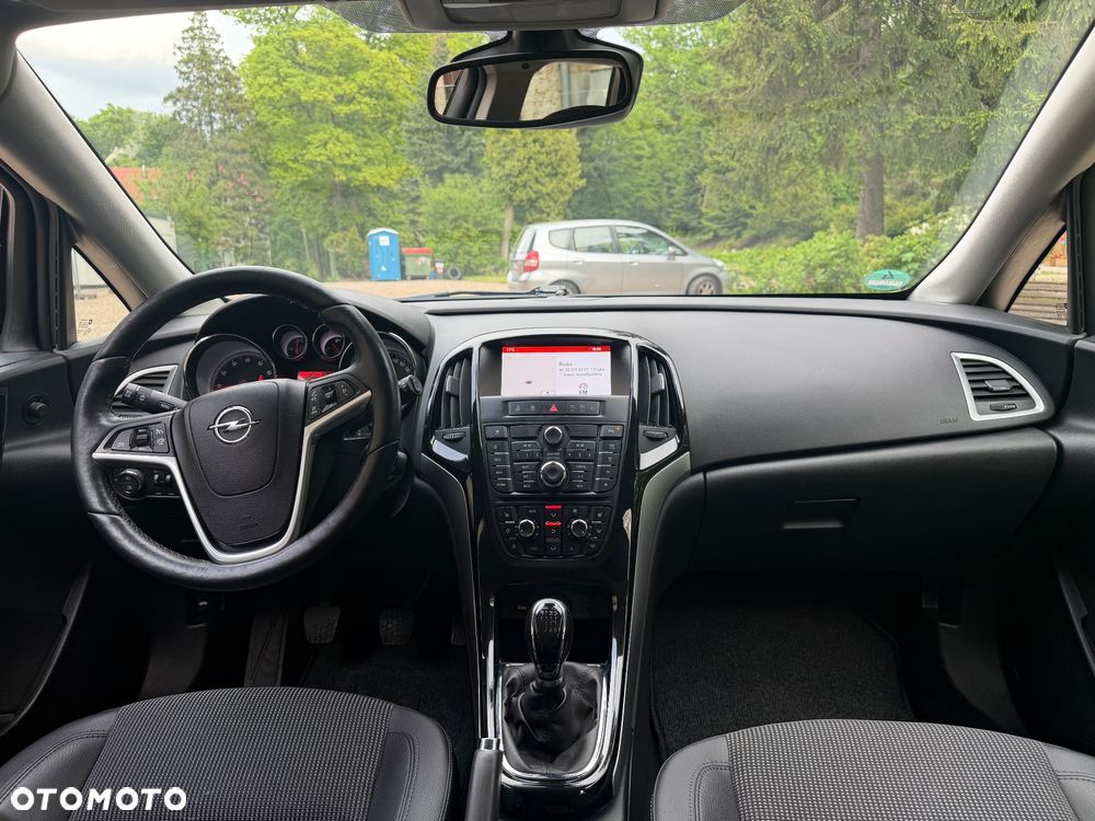 Opel Astra 1.4 Turbo Exklusiv - 25