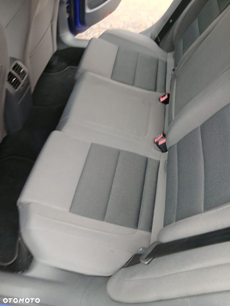 Volkswagen Golf R32 - 3