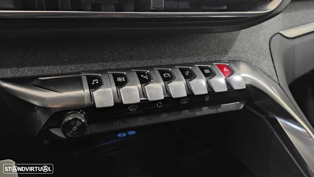 Peugeot 3008 1.2 PureTech Allure EAT8 - 33