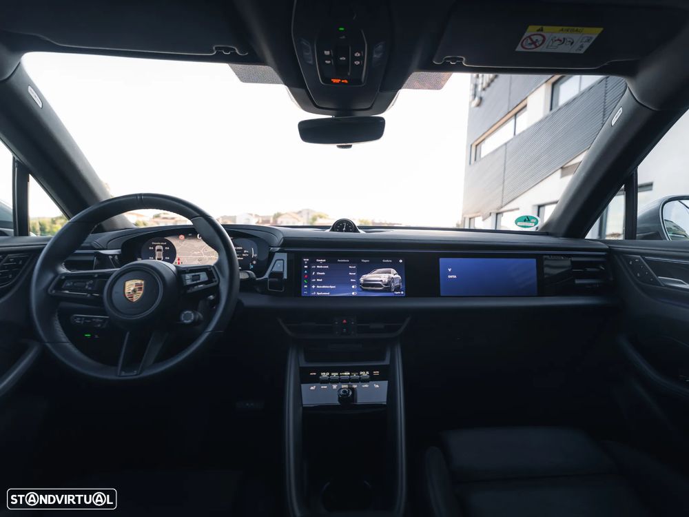 Porsche Macan Electric 4 - 13