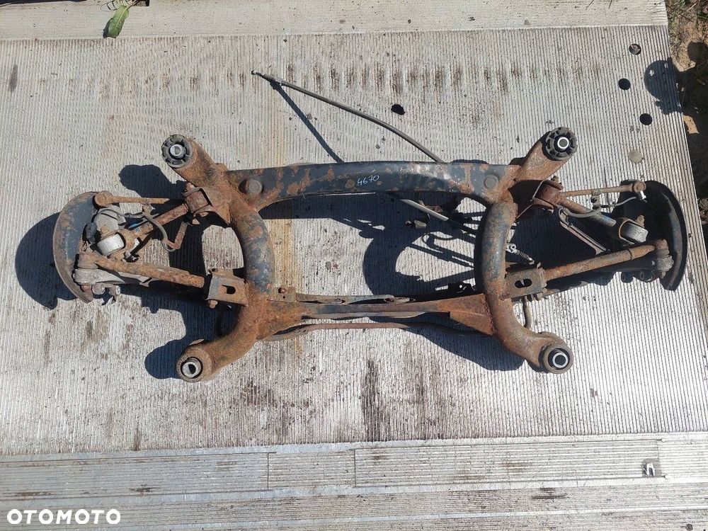 KOMPLETNE ZAWIESZENIE BELKA SANKI TYŁ WAHACZE ZWROTNICE LEXUS IS II - 1