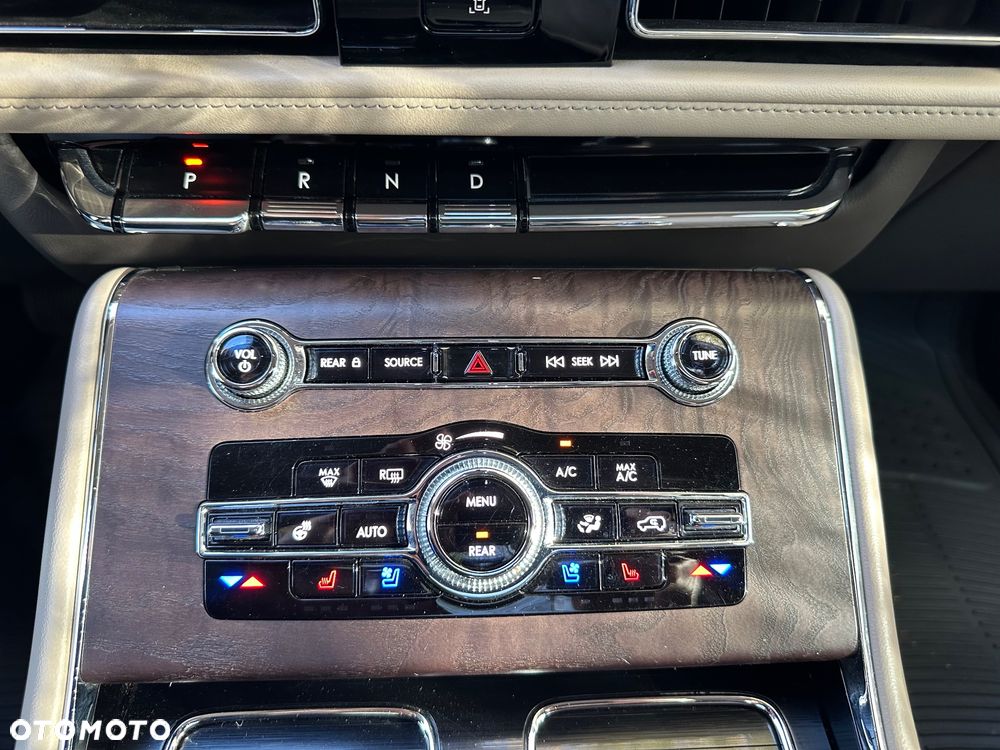 Lincoln Aviator - 20