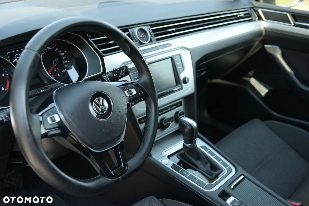 Volkswagen Passat - 26