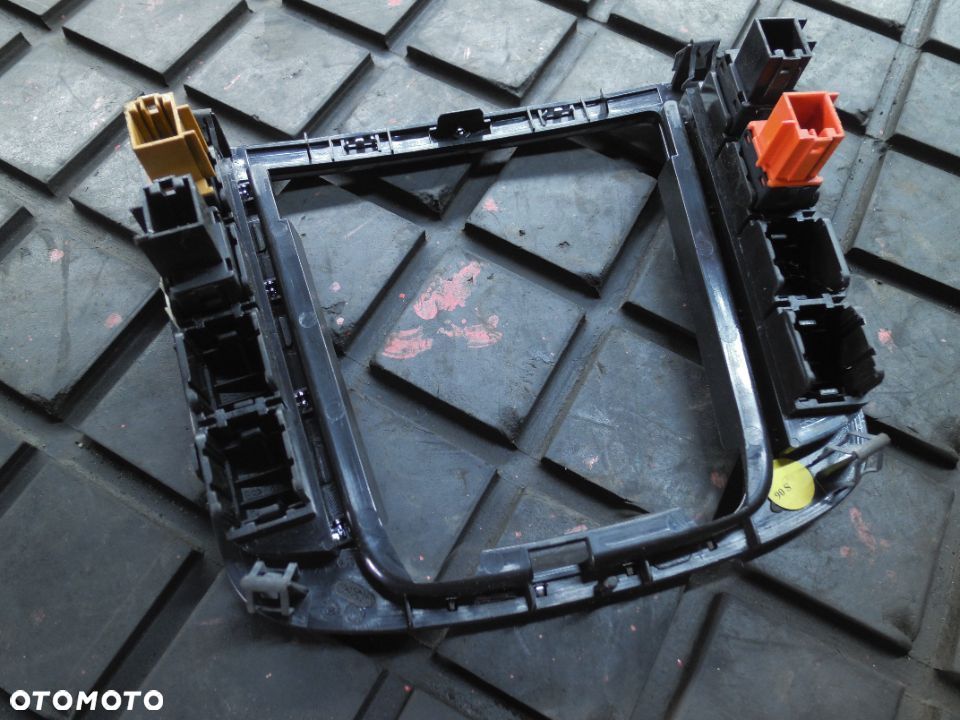 PRZEŁĄCZNIKI RAMKA TUNELU SUPERB II EUROPA - 2