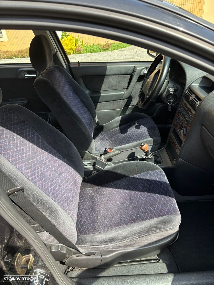 Opel Astra Caravan 1.4i 16V Club - 6