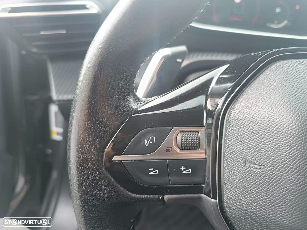 Peugeot 2008 PureTech 130 EAT8 Allure - 31