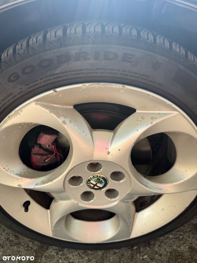Alfa Romeo 147 2.0 Twin Spark Distinctive - 16
