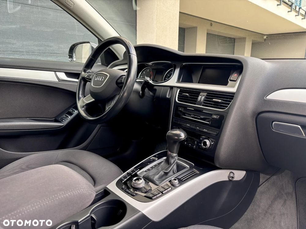 Audi A4 Avant 2.0 TDI DPF clean diesel multitronic S line Sportpaket - 13
