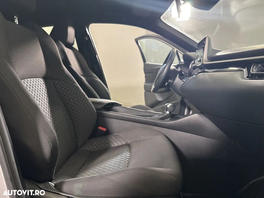 Toyota C-HR - 12