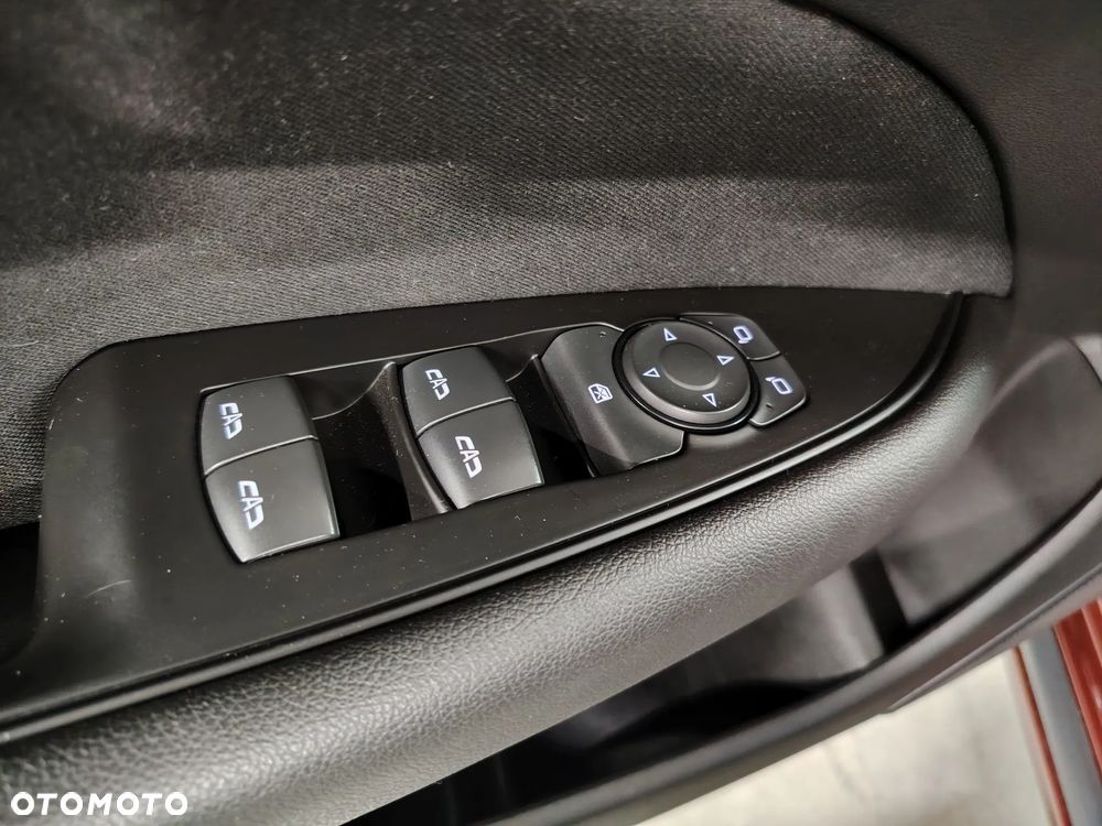 Opel Insignia 1.5 T Exclusive S&S - 34