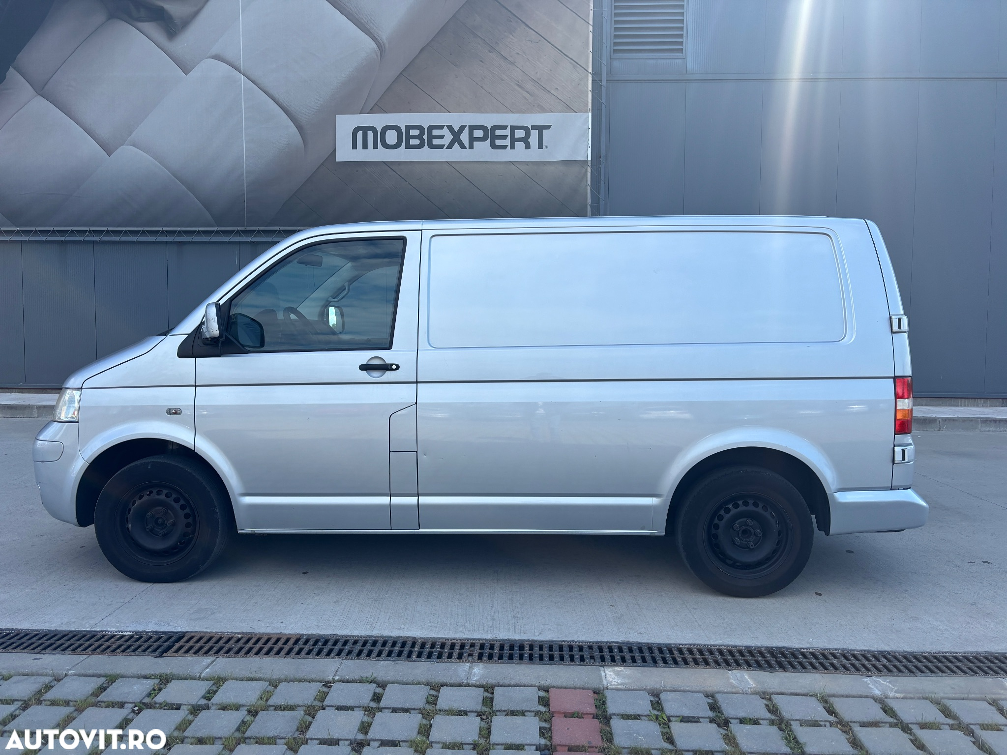Volkswagen Transporter - 2