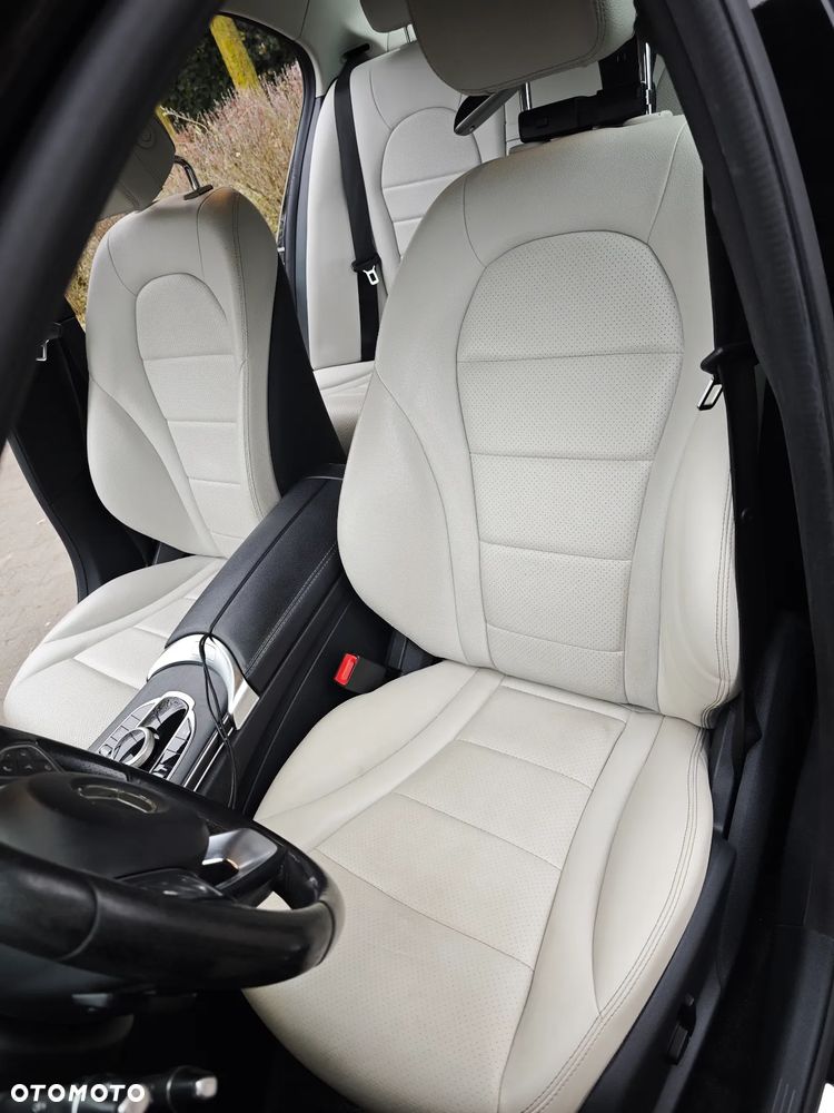 Mercedes-Benz Klasa C 200 4-Matic 9G-TRONIC - 8