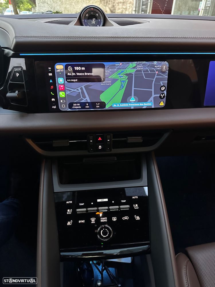 Porsche Macan Electric Turbo - 24