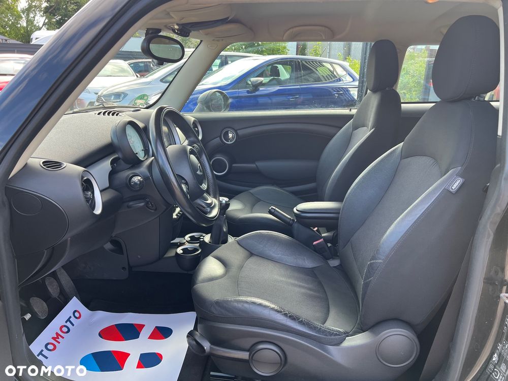 MINI Cooper D Bayswater - 13