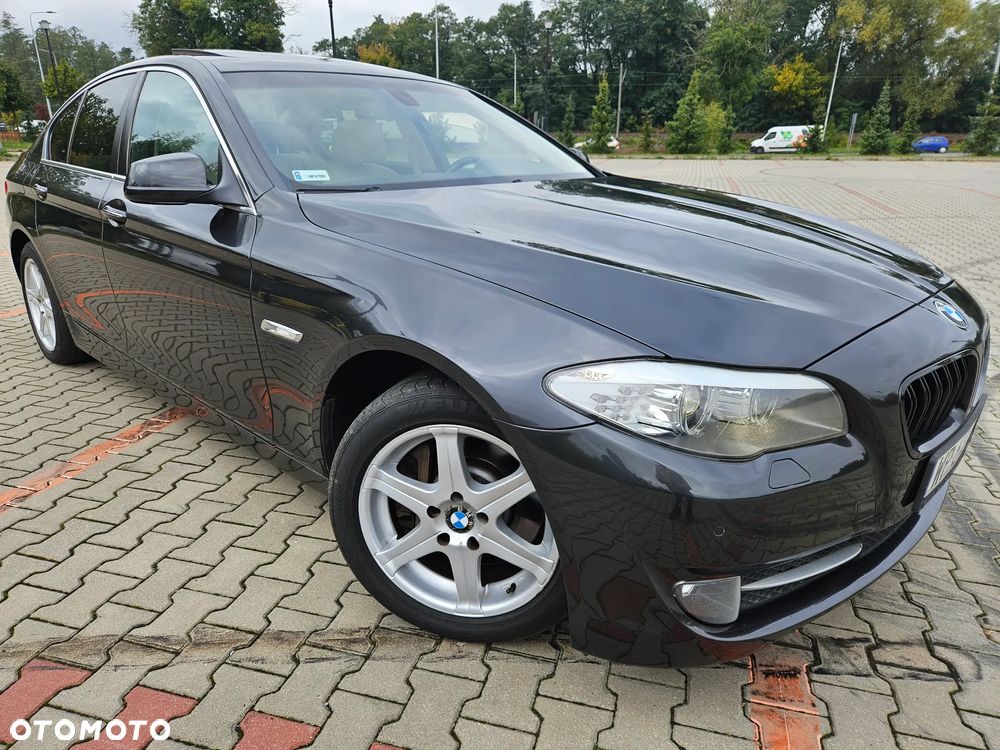 BMW Seria 5 525d - 11