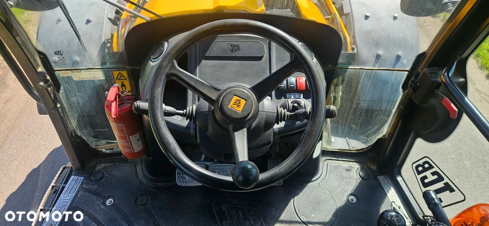 JCB 4CX - 12