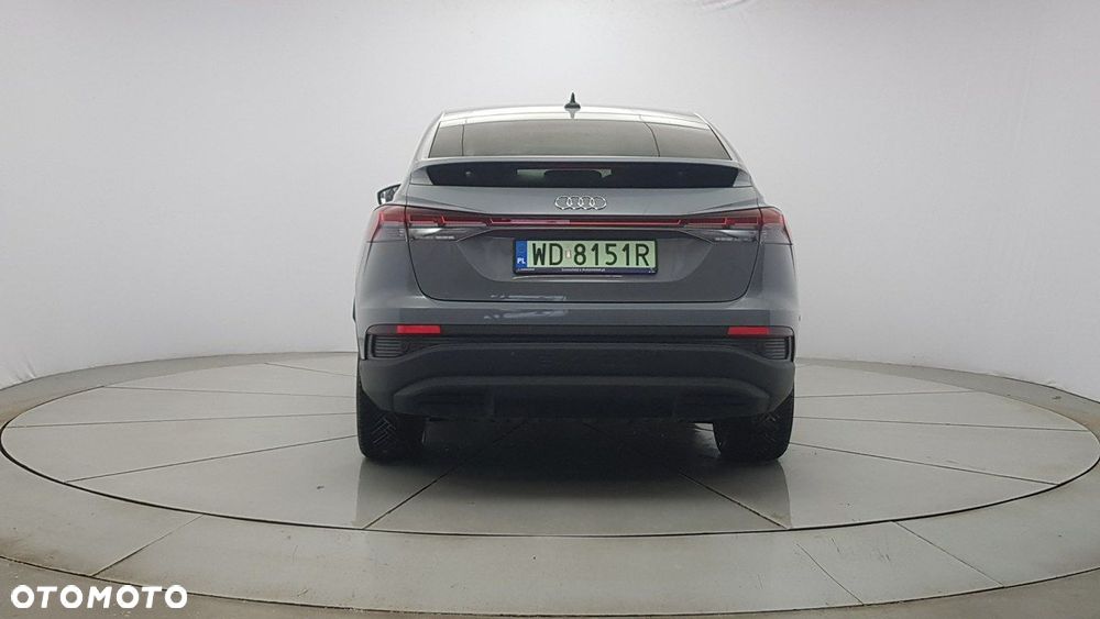 Audi Q4 e-tron - 6