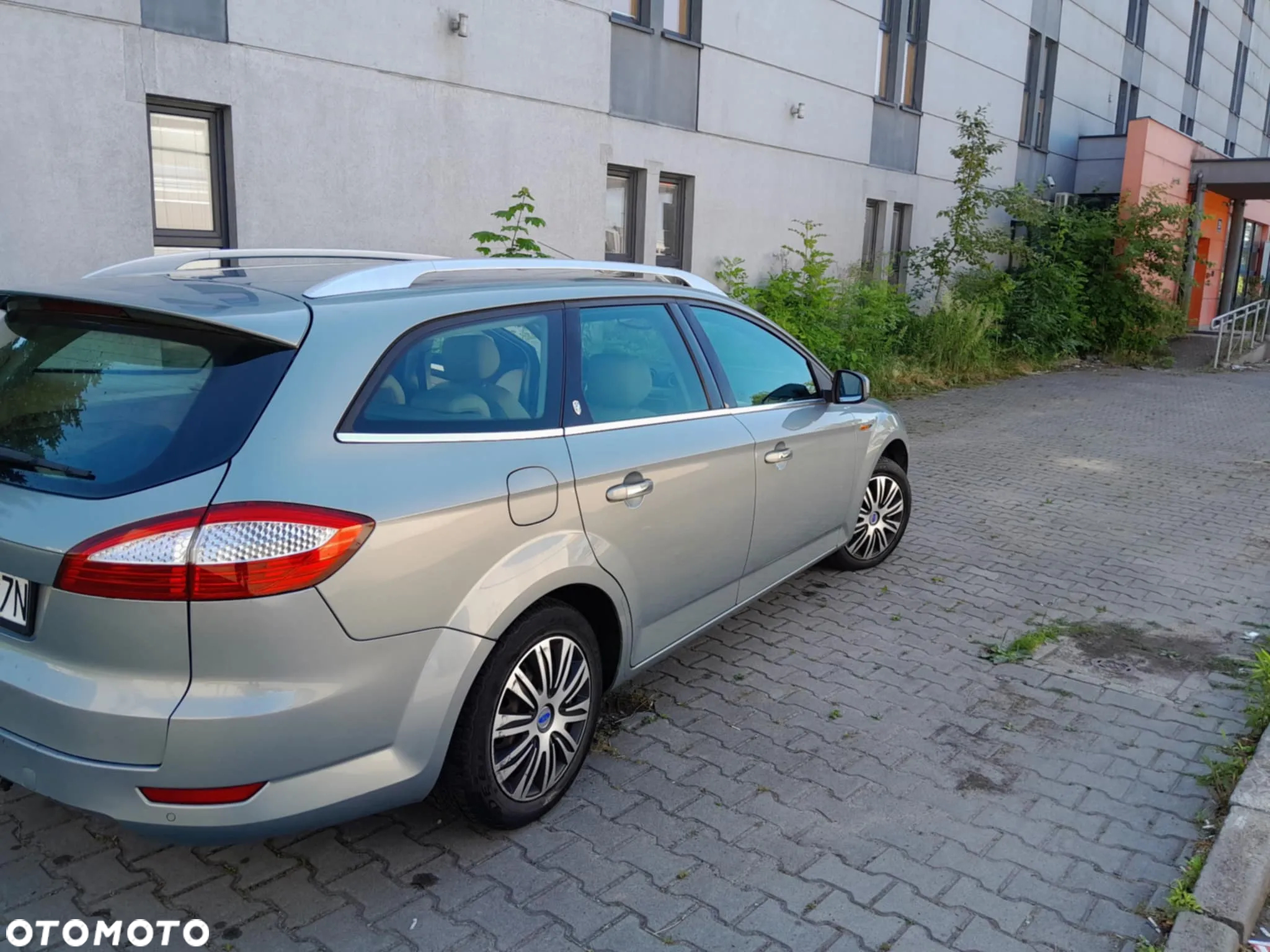 Ford Mondeo 2.0 TDCi Ghia - 13