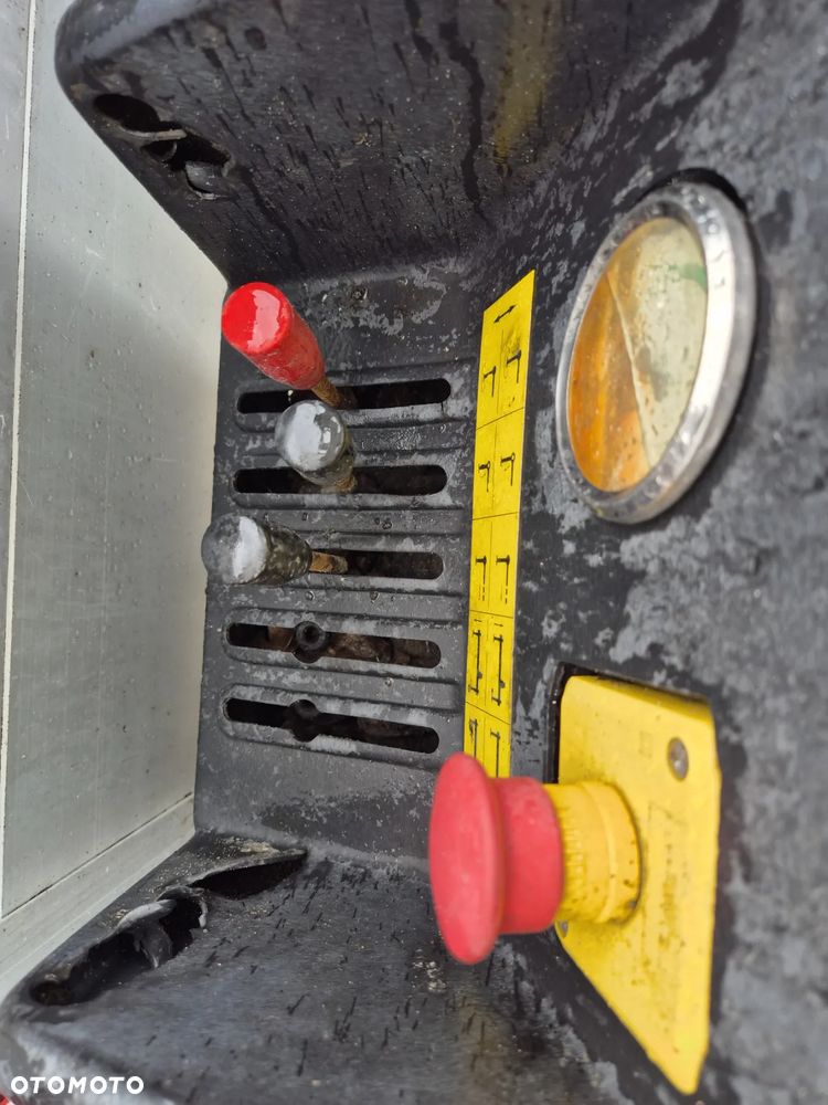 Volvo FM 330 / SKRZYNIA / HDS HIAB 840KG / KABINA SYPIALNIANA / AUTOMAT / HAK - 30