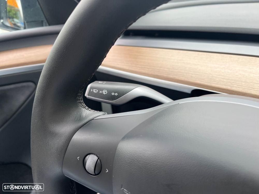 Tesla Model Y Standard - 25