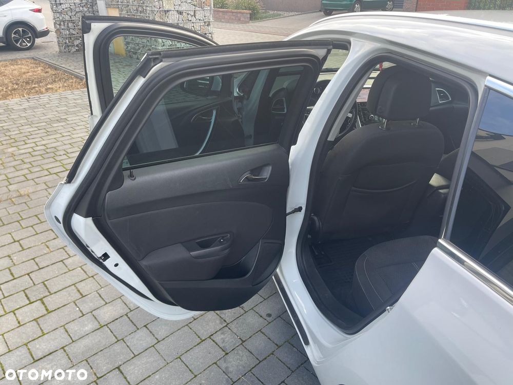 Opel Astra 1.6 Turbo - 12