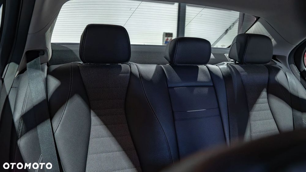 Mercedes-Benz Klasa E 220 d 9G-TRONIC - 17