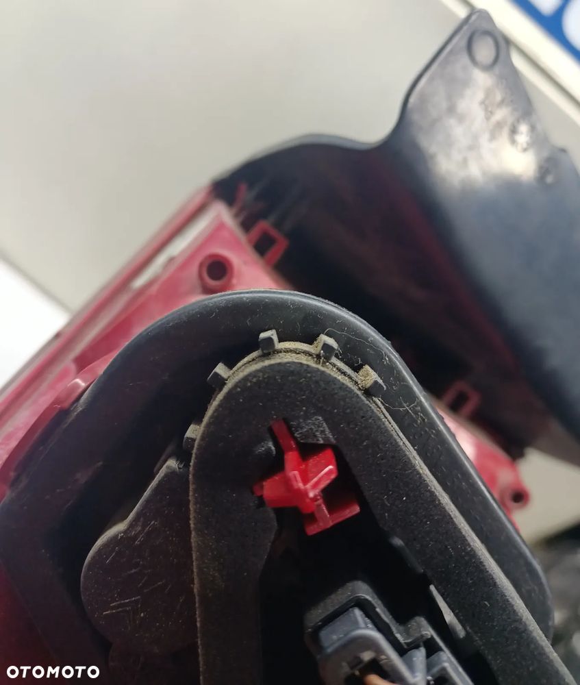 LAMPA NAROŻNA LEWY ,PRAWY TYŁ-CITROEN C5 III/ KOMBI -2010rok / EUROPA - 3