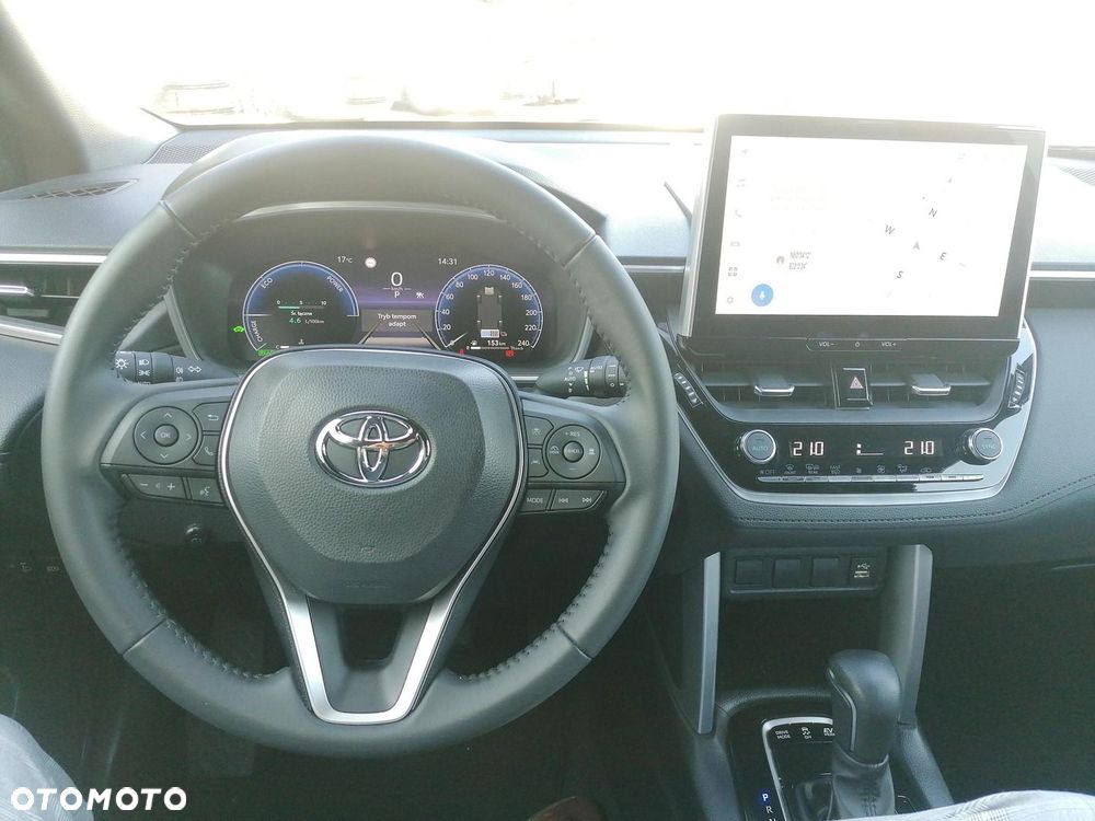 Toyota Corolla Cross - 15