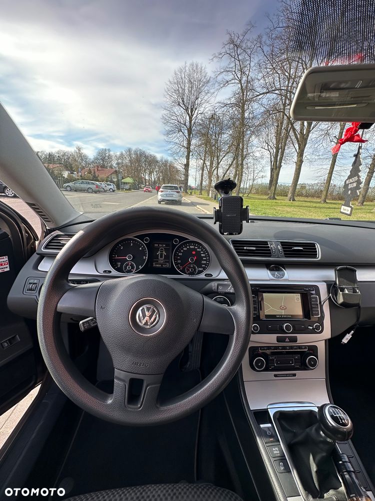 Volkswagen Passat 2.0 TDI Comfortline - 14