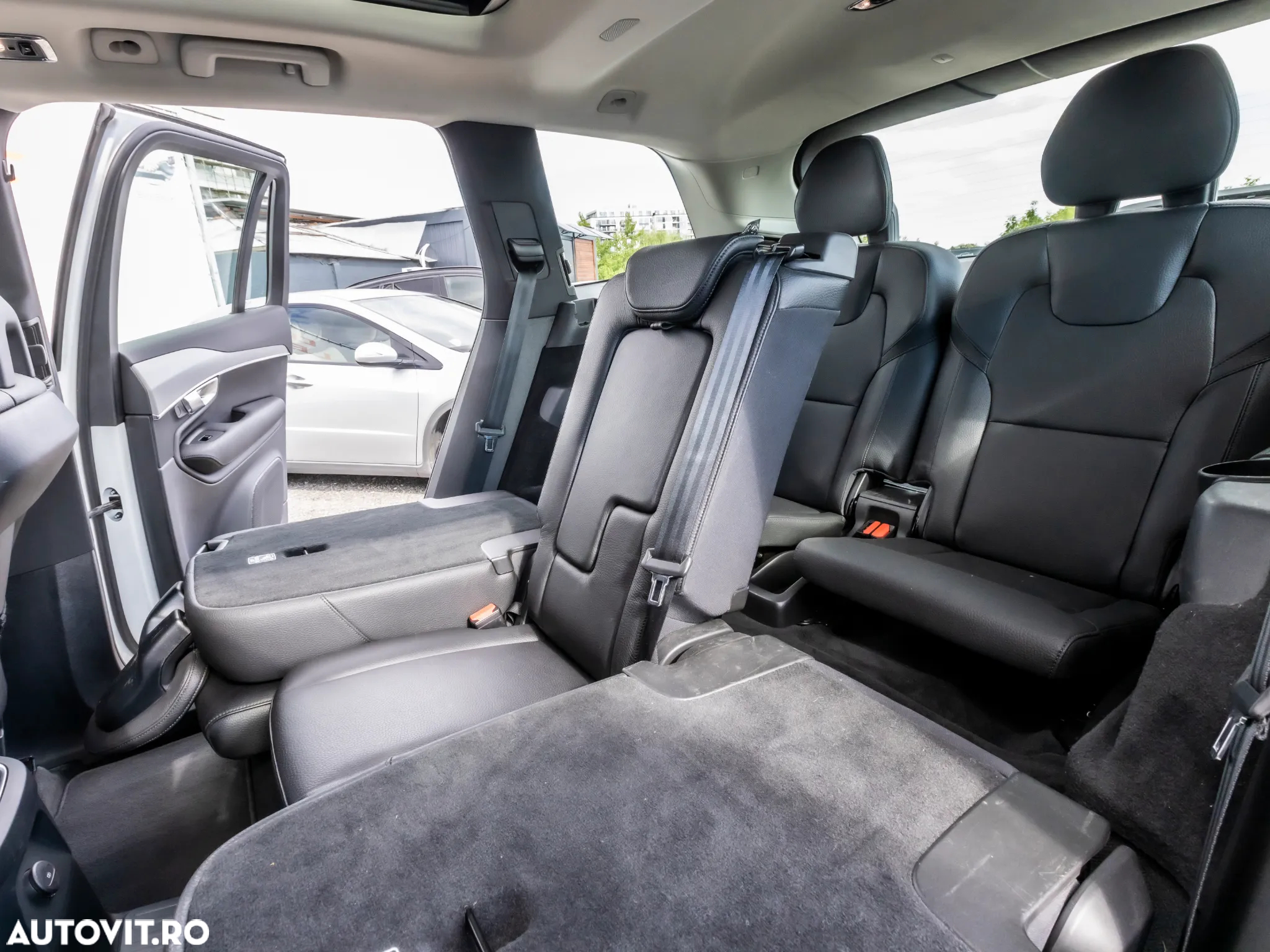 Volvo XC 90 T8 AWD Twin Engine Geartronic Momentum - 33