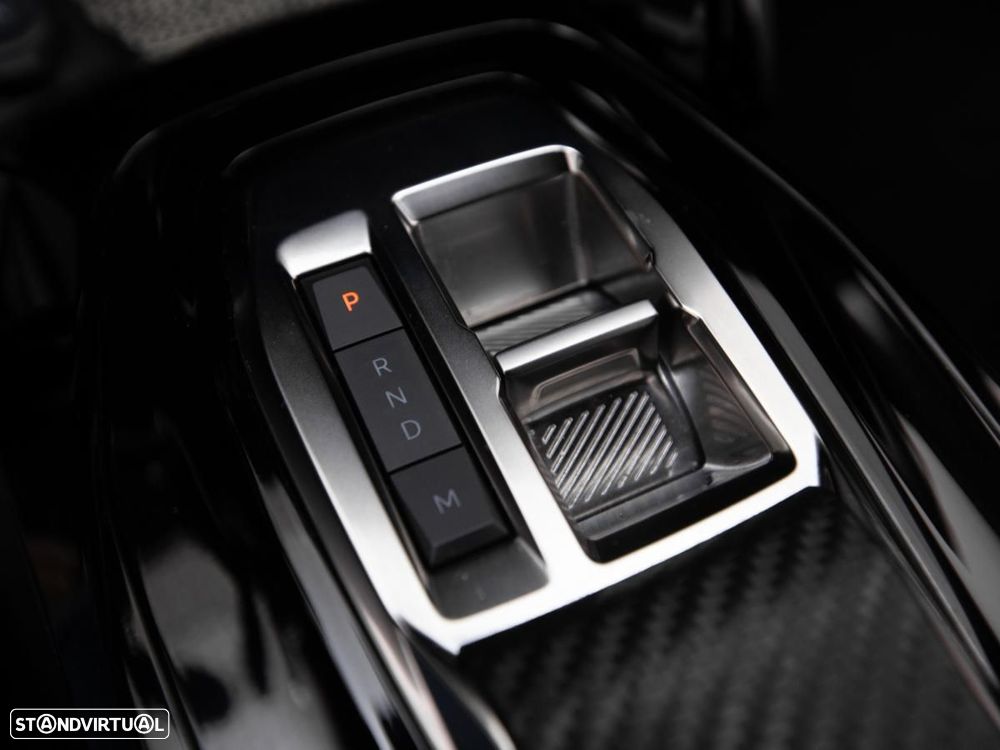 Peugeot 2008 1.2 PureTech Allure EAT8 - 17